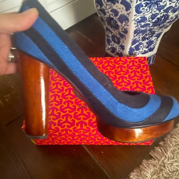 Tory Burch Joelle High Heel Pump SIZE 6.5 - Picture 9 of 13